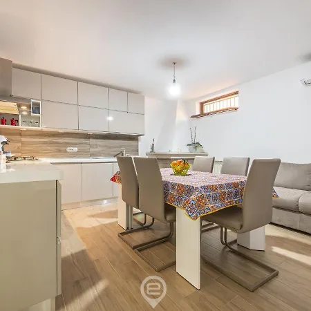 Monica - Scirocco Appartement *